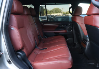 Подержанный автомобиль Lexus LX 2020 года (9 фото)