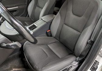 Подержанный автомобиль Volvo S60 2014 года (15 фото)