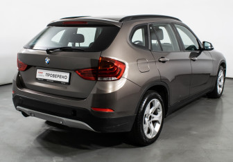 Подержанный автомобиль BMW X1 2012 года (5 фото)