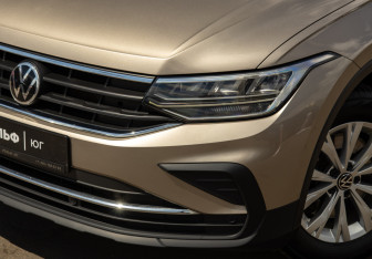 Подержанный автомобиль Volkswagen Tiguan 2021 года (22 фото)