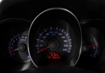 Подержанный автомобиль Kia Rio Sedan 2017 года (11 фото)