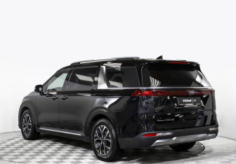 Подержанный автомобиль Kia Carnival 2021 года (7 фото)