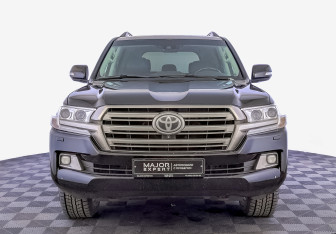 Подержанный автомобиль Toyota Land Cruiser Suv 2017 года (2 фото)
