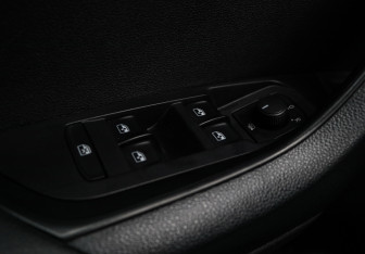 Подержанный автомобиль Skoda Karoq 2020 года (13 фото)