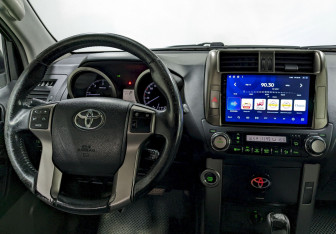 Подержанный автомобиль Toyota Land Cruiser Prado 2012 года (23 фото)