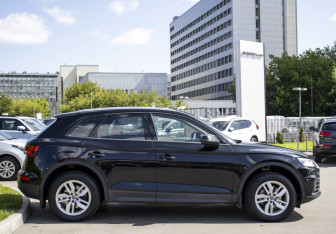 Подержанный автомобиль Audi Q5 2017 года (4 фото)