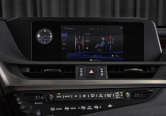 Подержанный автомобиль Lexus ES 2020 года (21 фото)