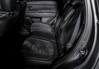 Подержанный автомобиль Mitsubishi Outlander 2021 года (10 фото)