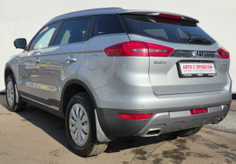 Подержанный автомобиль Geely Atlas 2021 года (7 фото)