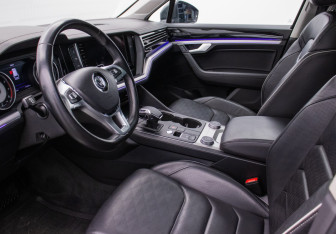 Подержанный автомобиль Volkswagen Touareg 2018 года (10 фото)
