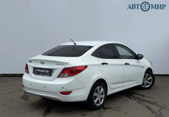 Подержанный автомобиль Hyundai Solaris Sedan 2013 года (8 фото)