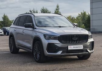 Подержанный автомобиль Geely Monjaro 2023 года (3 фото)