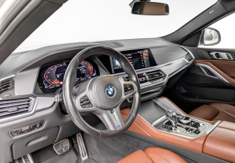 Подержанный автомобиль BMW X6 2022 года (16 фото)