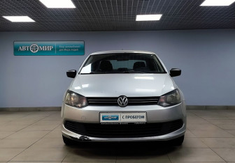 Подержанный автомобиль Volkswagen Polo Sedan 2013 года (2 фото)
