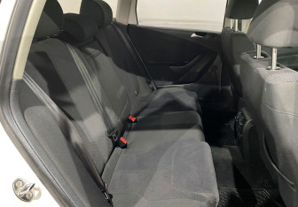 Подержанный автомобиль Volkswagen Passat Wagon 2010 года (10 фото)