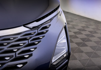 Подержанный автомобиль Omoda C5 2023 года (17 фото)