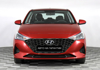 Подержанный автомобиль Hyundai Solaris Sedan 2021 года (2 фото)