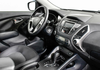 Подержанный автомобиль Hyundai Santa Fe 2012 года (6 фото)