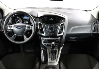 Подержанный автомобиль Ford Focus Wagon 2013 года (8 фото)