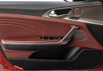 Подержанный автомобиль Kia Stinger 2022 года (19 фото)