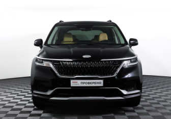 Подержанный автомобиль Kia Carnival 2021 года (2 фото)