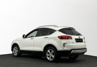 Подержанный автомобиль FAW Besturn X80 2018 года (3 фото)