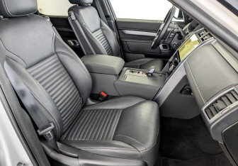 Подержанный автомобиль Land Rover Discovery 2021 года (25 фото)