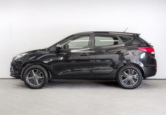 Подержанный автомобиль Hyundai ix35 2013 года (8 фото)