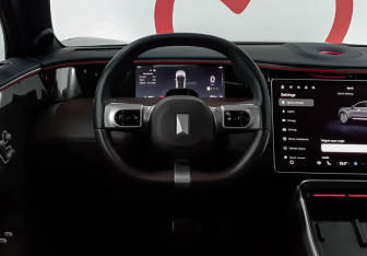 Подержанный автомобиль Avatr 11 2023 года (12 фото)