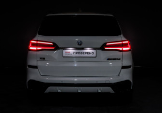 Подержанный автомобиль BMW X5 2022 года (19 фото)