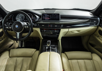 Подержанный автомобиль BMW X5 2014 года (13 фото)
