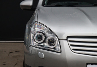 Подержанный автомобиль Nissan Qashqai 2009 года (19 фото)