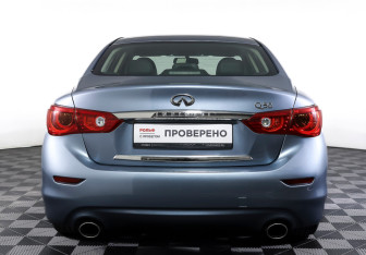 Подержанный автомобиль Infiniti Q50 2016 года (6 фото)