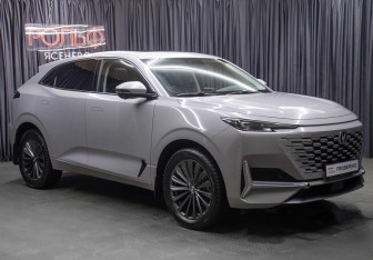 Подержанный автомобиль Changan UNI-K 2023 года (3 фото)