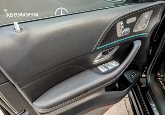 Подержанный автомобиль Mercedes-Benz GLE 2022 года (19 фото)