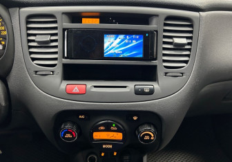 Подержанный автомобиль Kia Rio Hatchback 2007 года (17 фото)