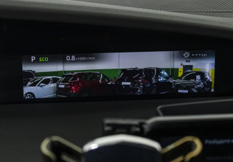 Подержанный автомобиль Changan UNI-K 2023 года (16 фото)