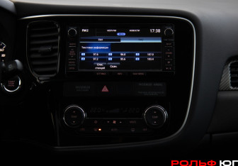 Подержанный автомобиль Mitsubishi Outlander 2012 года (18 фото)