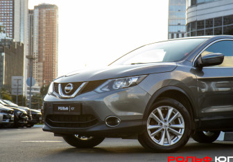 Подержанный автомобиль Nissan Qashqai 2018 года (17 фото)