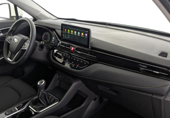 Новый Москвич 3 2025 (9 фото)