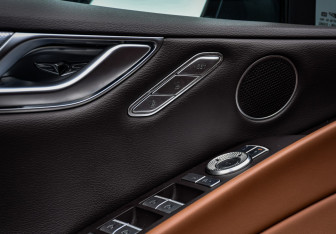 Подержанный автомобиль Genesis G80 2021 года (21 фото)