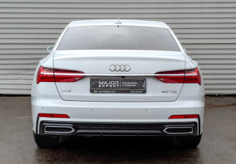 Подержанный автомобиль Audi A6 Sedan 2022 года (6 фото)