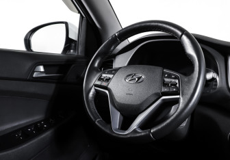 Подержанный автомобиль Hyundai Tucson 2016 года (13 фото)