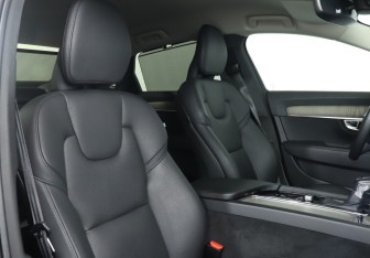 Подержанный автомобиль Volvo S90 2021 года (14 фото)