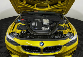 Подержанный автомобиль BMW M4 Coupe 2018 года (10 фото)