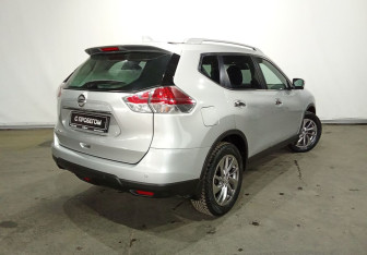 Подержанный автомобиль Nissan X-Trail 2017 года (6 фото)