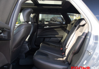 Подержанный автомобиль Ford Mondeo Wagon 2019 года (8 фото)