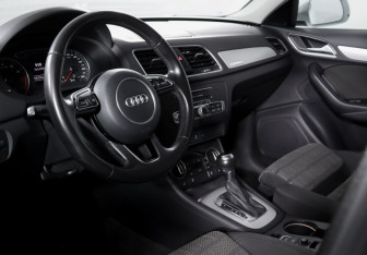 Подержанный автомобиль Audi Q3 2016 года (14 фото)