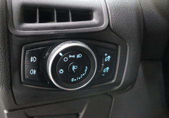 Подержанный автомобиль Ford Focus Wagon 2016 года (17 фото)