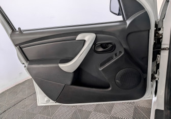 Подержанный автомобиль LADA (ВАЗ) Largus Wagon 2022 года (19 фото)